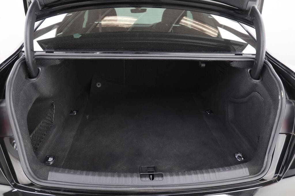 LUGGAGE SPACE